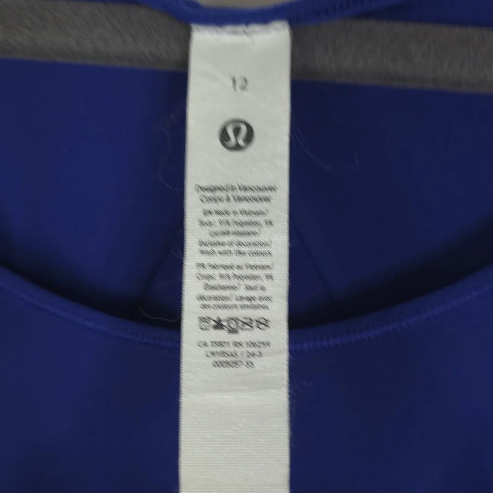 Lululemon Essential Tank Top Pleated Size 12 Like New - Picture 6 of 7